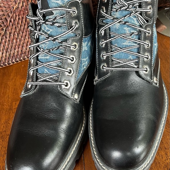Men’s Louis Vuitton boots - Picture 2 of 9